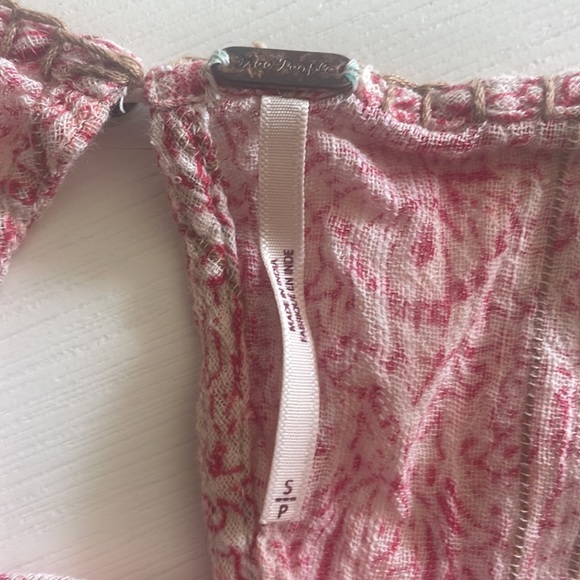 Free People “ wrapped around you “ cropped “ halter top size small - Picture 8 of 10